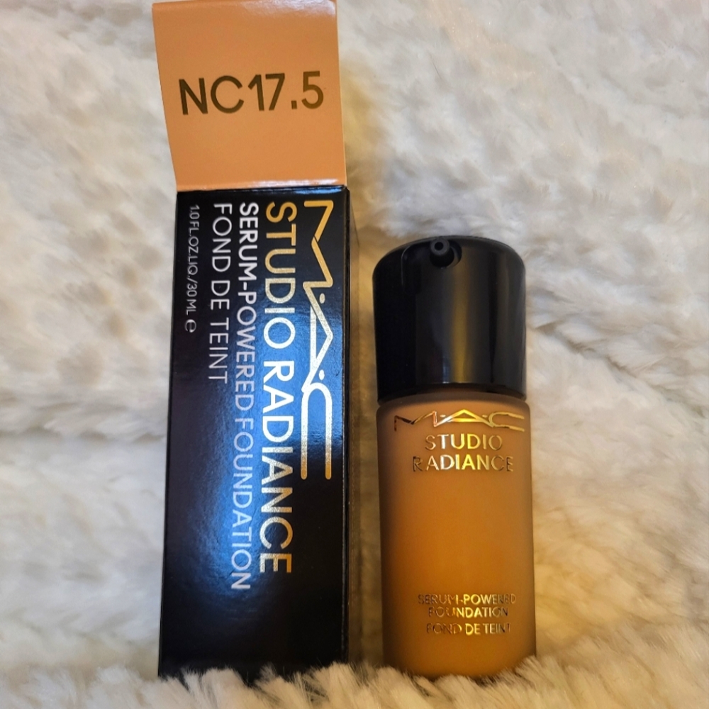 MAC Studio Radiance Serum-Powered Foundation-NC17.5-